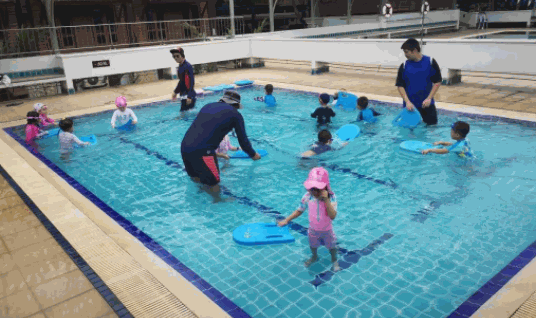 游学宝宝游泳馆